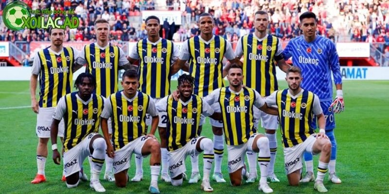 Các câu thủ Fenerbahce cũng xao nhãng